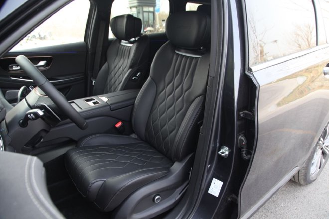 The appearance configuration is upgraded and the test drive is carried out.