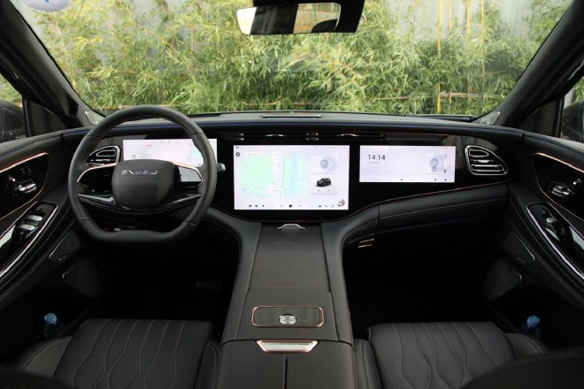 The appearance configuration is upgraded and the test drive is carried out.