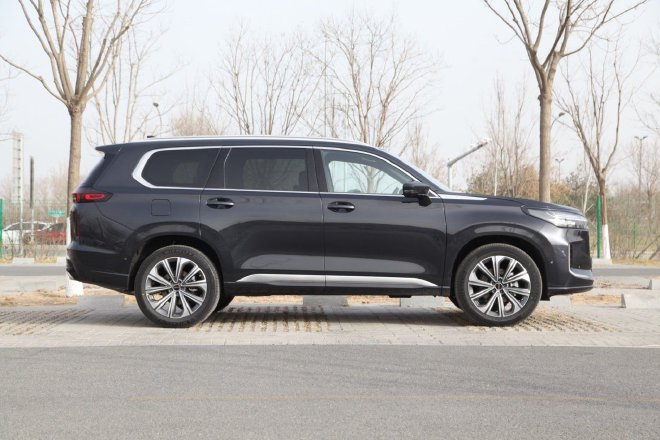 The appearance configuration is upgraded and the test drive is carried out.