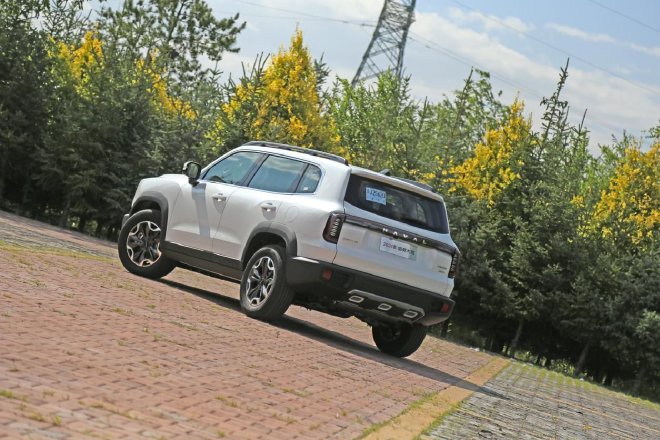 Test drive the 2024 Haval Big Dog and watch the urban elite play wild fun.