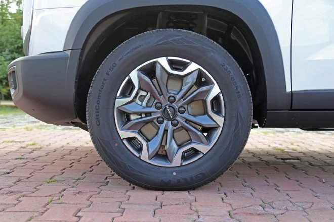 Test drive the 2024 Haval Big Dog and watch the urban elite play wild fun.
