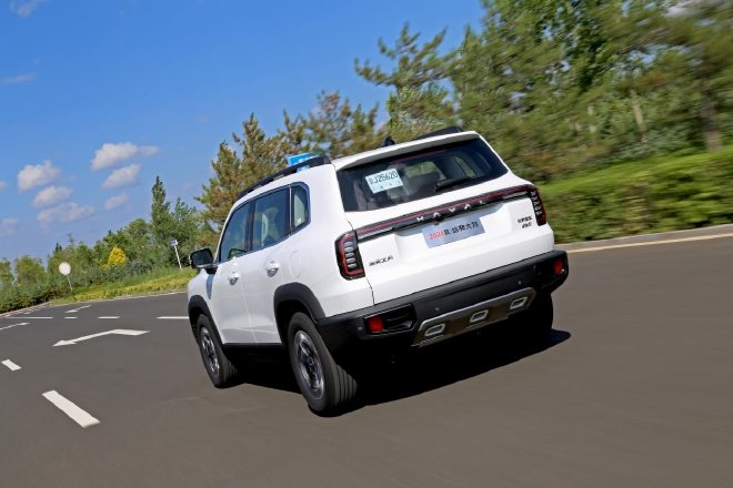 Test drive the 2024 Haval Big Dog and watch the urban elite play wild fun.