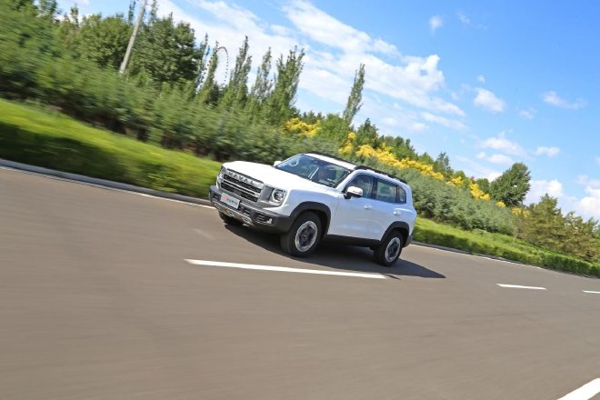 Test drive the 2024 Haval Big Dog and watch the urban elite play wild fun.