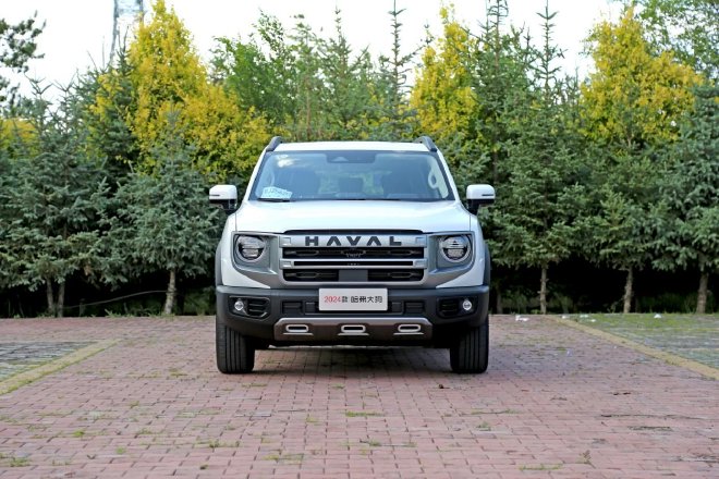 Test drive the 2024 Haval Big Dog and watch the urban elite play wild fun.