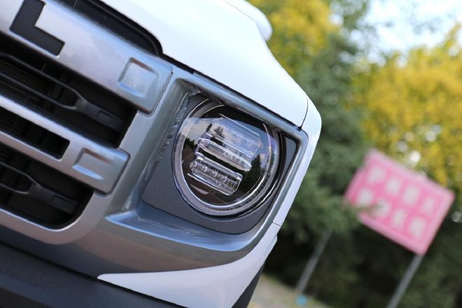Test drive the 2024 Haval Big Dog and watch the urban elite play wild fun.