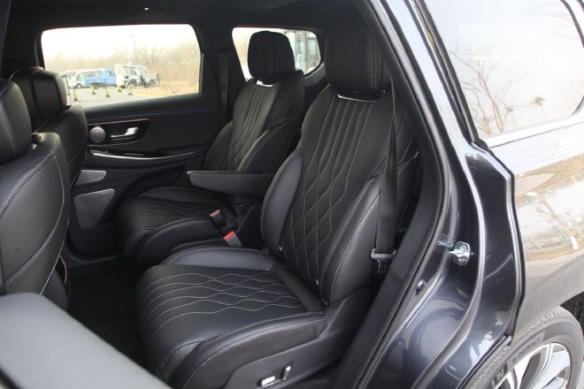 The appearance configuration is upgraded and the test drive is carried out.